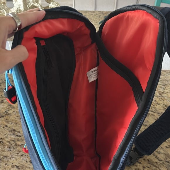 Disney D23 Sling bag - Picture 4 of 8